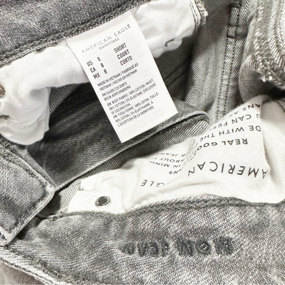 American Eagle Outfitters AEO Gray Distressed High Waist Mom Denim Jeans 8 Short - Picture 8 of 9